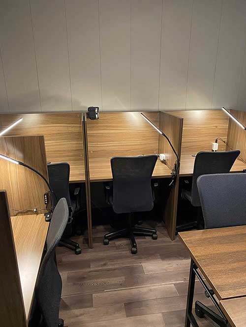 学処 中高生専用 JR円町駅徒歩8分の有料自習室の外観・内観写真